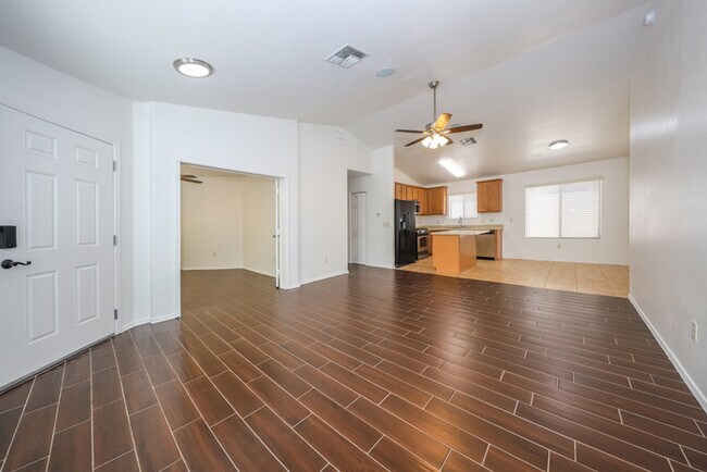 Building Photo - Tucson, AZ - House - $1,645.00 Available O...