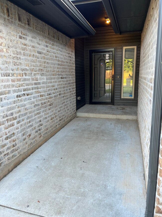 Building Photo - 3104 Woodcrest Creek Dr