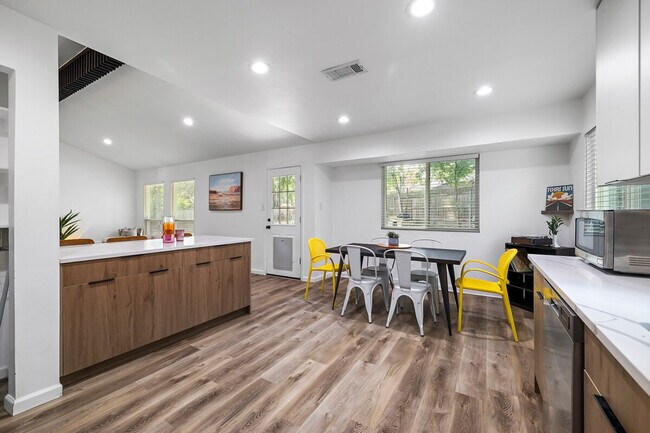 Building Photo - 5002 Galen Ct