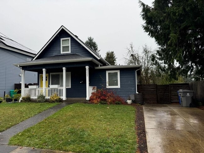 Building Photo - 1132000