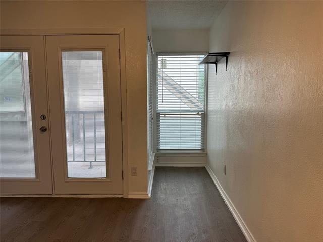 Foto del edificio - 2301 Balsam Dr