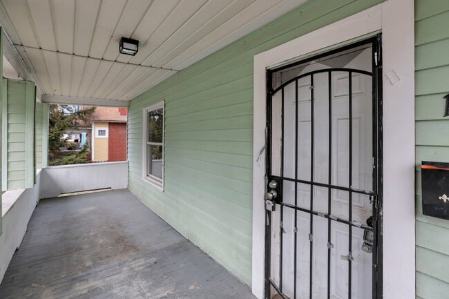 Foto del edificio - 1430 Kenmore Rd