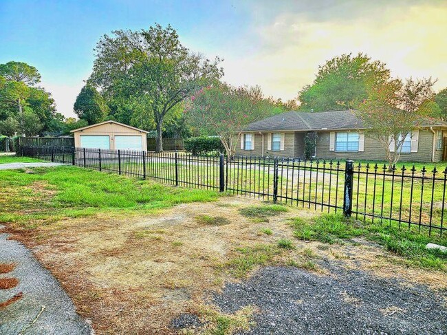 Building Photo - 9303 Cornett Dr