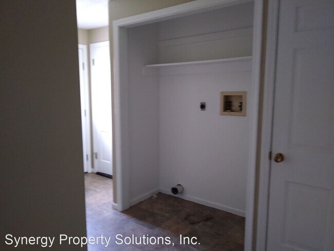 Building Photo - 4 br, 2.5 bath House - 2295 Kentwood Dr. R...