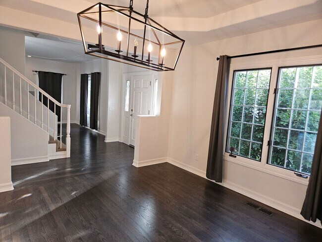 Foto del edificio - Coming Soon..... Stunning 4 Bed 3 Bath Naglee Park Home Nestled in a Quiet Cul-De-Sac