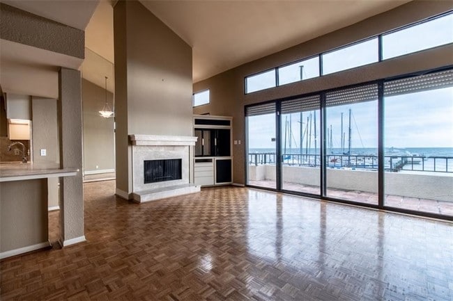 Building Photo - 1400 Ocean Dr