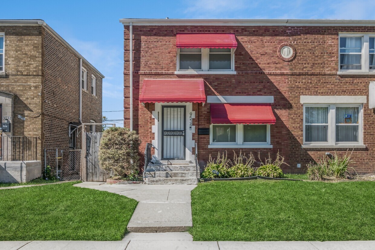 Primary Photo - 9534 S Avalon Ave
