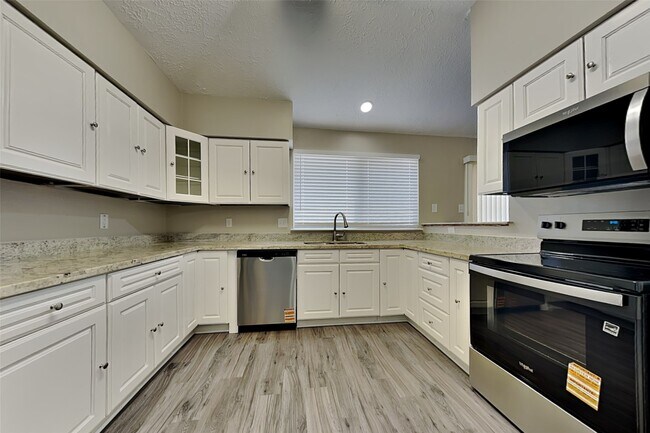 Building Photo - 10542 Waving Fields Dr