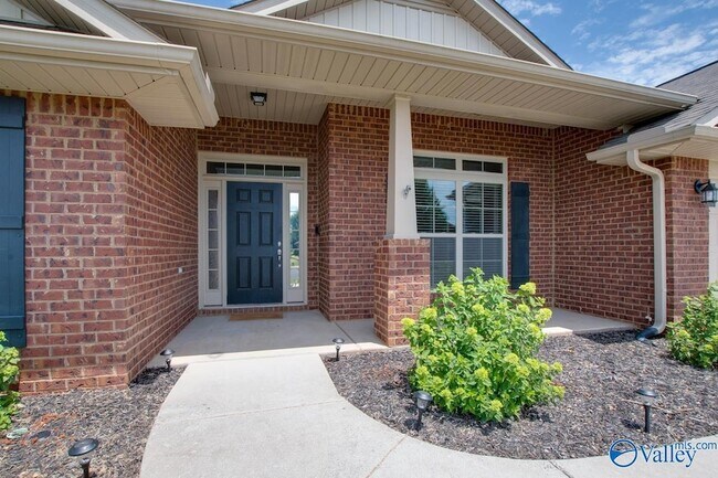 Foto del edificio - 512 Summer Cove Cir NW