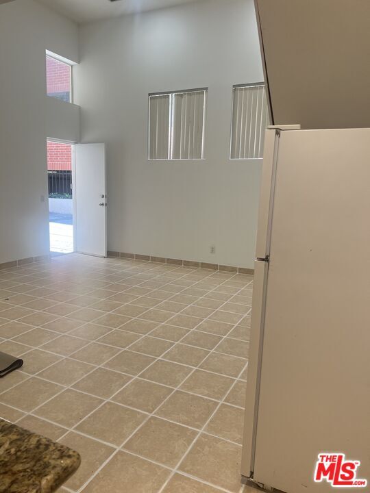 Foto principal - 10366 Eastborne Ave