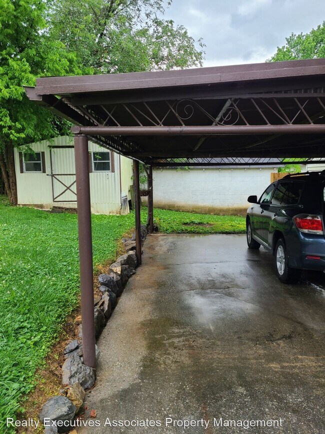 Foto del edificio - 3 br, 1.5 bath House - 503 Jackson Avenue