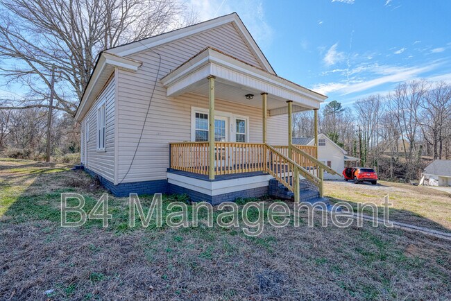 Building Photo - 555 W Peachtree St