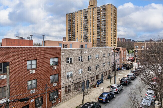 Foto del edificio - 1684 Banyer Pl