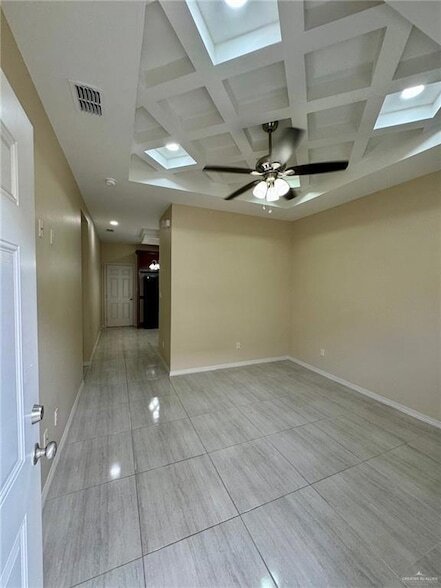 Building Photo - 2806 E Eisenhower Ave