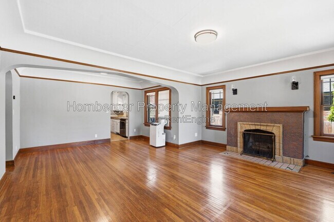 Foto del edificio - 1210 S Maple St