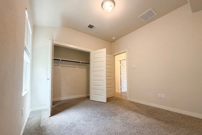 Building Photo - 5549 Madden Ln
