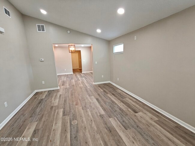 Building Photo - 8153 Thrasher Ave