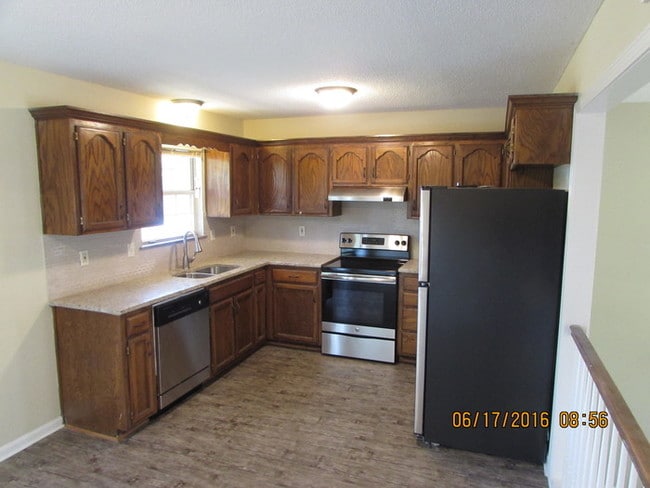 Building Photo - 603 SE Fox Run Ct