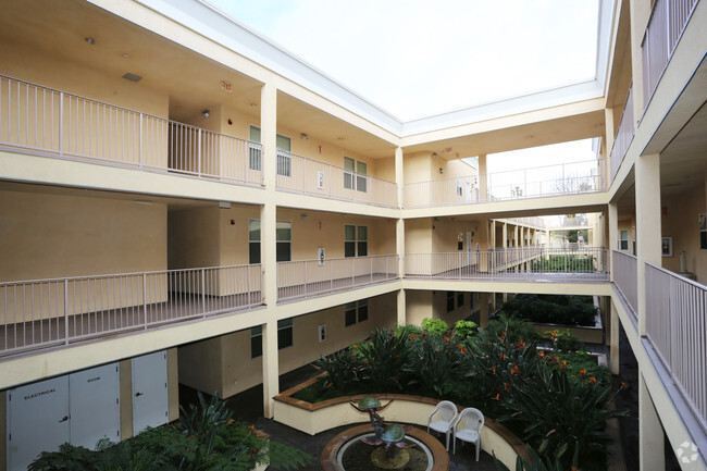 Building - Haleakala Luxury Apartments