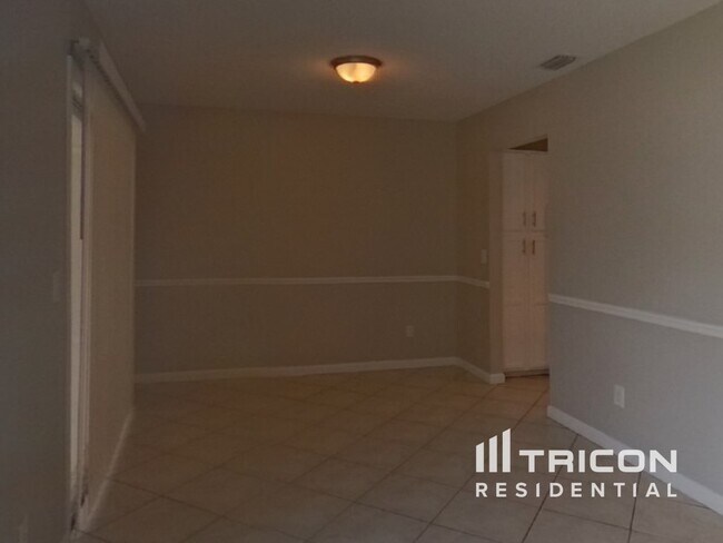 Foto del edificio - 577 Whittingham Pl