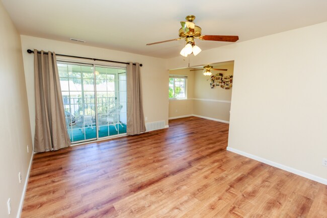 Foto del edificio - 430 Baldwin Ave