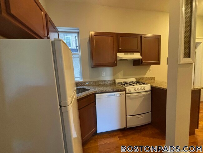 Foto del edificio - 1189 Commonwealth Ave