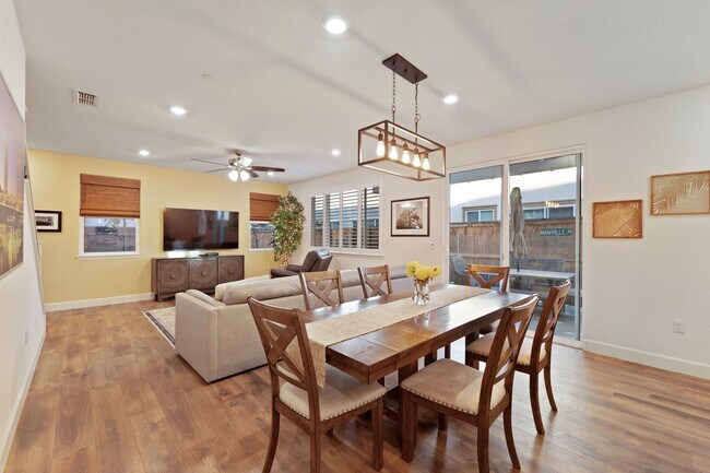 Foto del edificio - Gorgeous 4 Bedroom 3 bath in Northlake