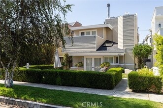 Building Photo - 507 Narcissus Ave