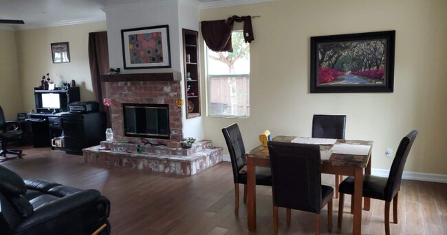 Foto del edificio - 4326 Wind River Way