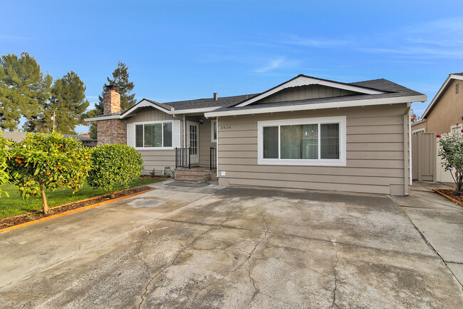 Building Photo - 2614 Barcells Ave