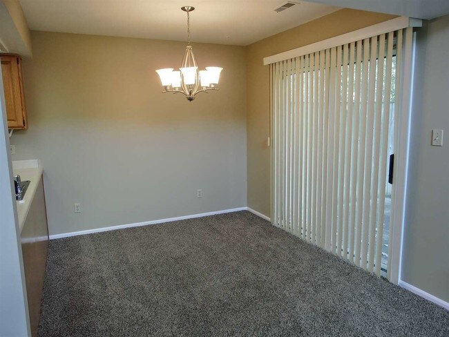 Foto del edificio - 5711 W Hills Rd