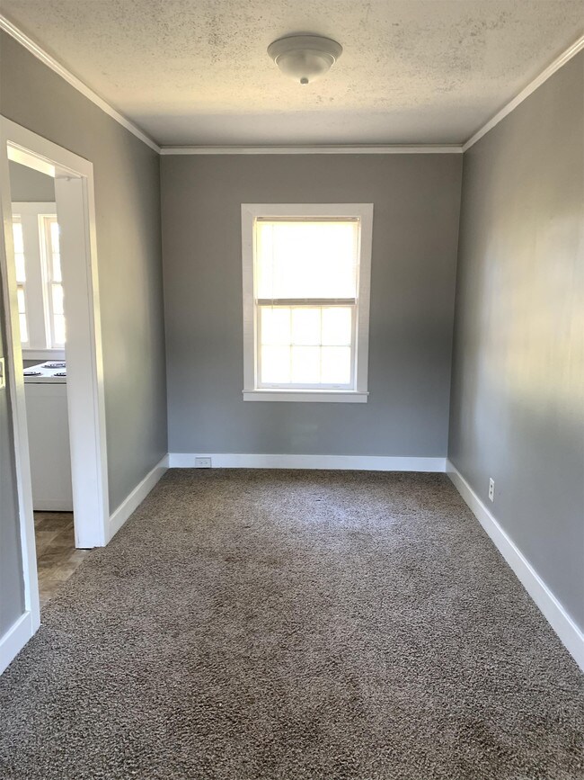 Building Photo - 409 N Whitworth Ave