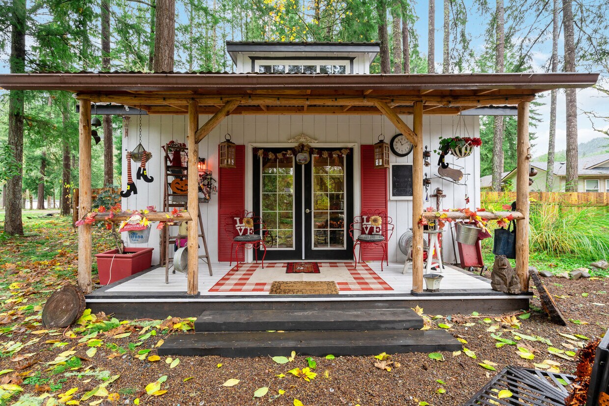 Foto principal - 37092 Row River Rd