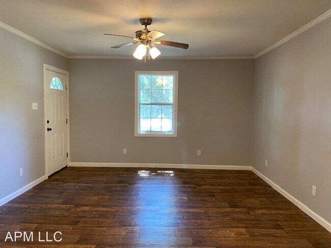 Building Photo - 2 br, 1 bath House - 107 Riverbend Dr