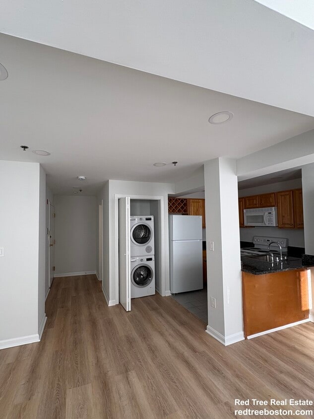 Photo - 28 Queensberry St. Unit D