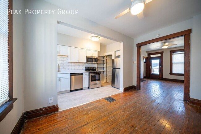 Foto del edificio - 1122 Harrison Ave