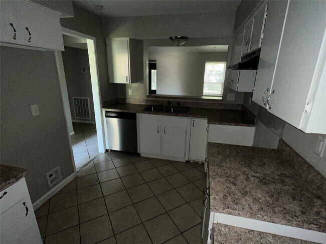 Foto del edificio - 5447 Fawn Trail Ln