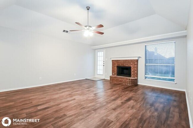 Foto del edificio - 1320 Greenfield Dr