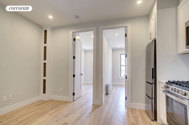 Building Photo - 206 W 96th St