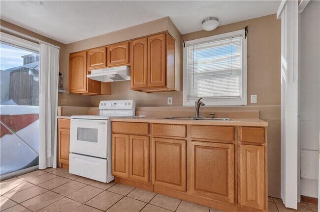 Foto del edificio - 66 Silver Lake Ave