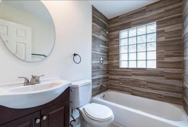Foto del edificio - 4147 Meade Way
