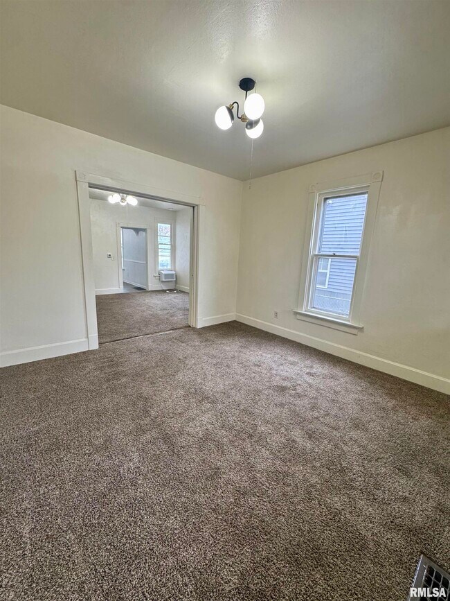 Building Photo - 2325 McKinley Ave