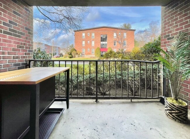 Foto del edificio - 50-56 Broadlawn Park