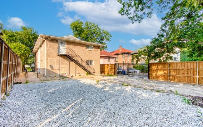 Foto del edificio - Newly Renovated 2 Bedroom 2 Bath Condo / G...