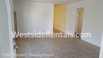 Primary Photo - 918 E 76th Pl