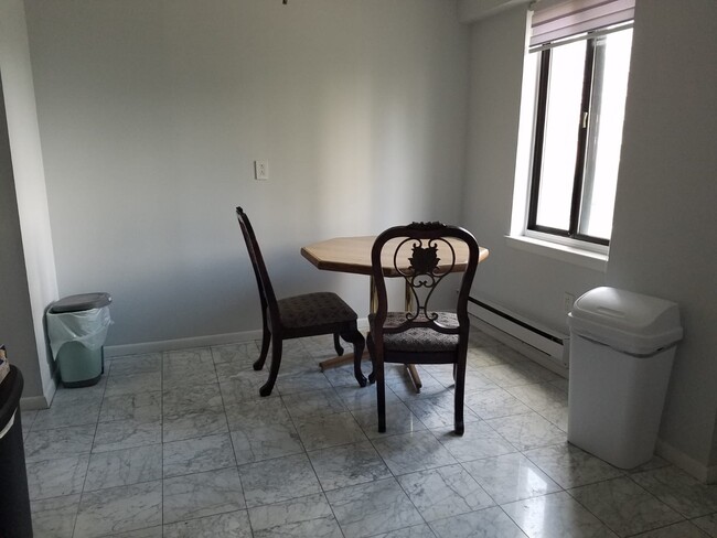 Shared dining area - 307 Prospect Ave