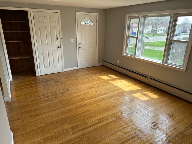 Living Room - 229 Middletown Ave