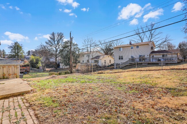 Foto del edificio - 1347 Samoa Dr