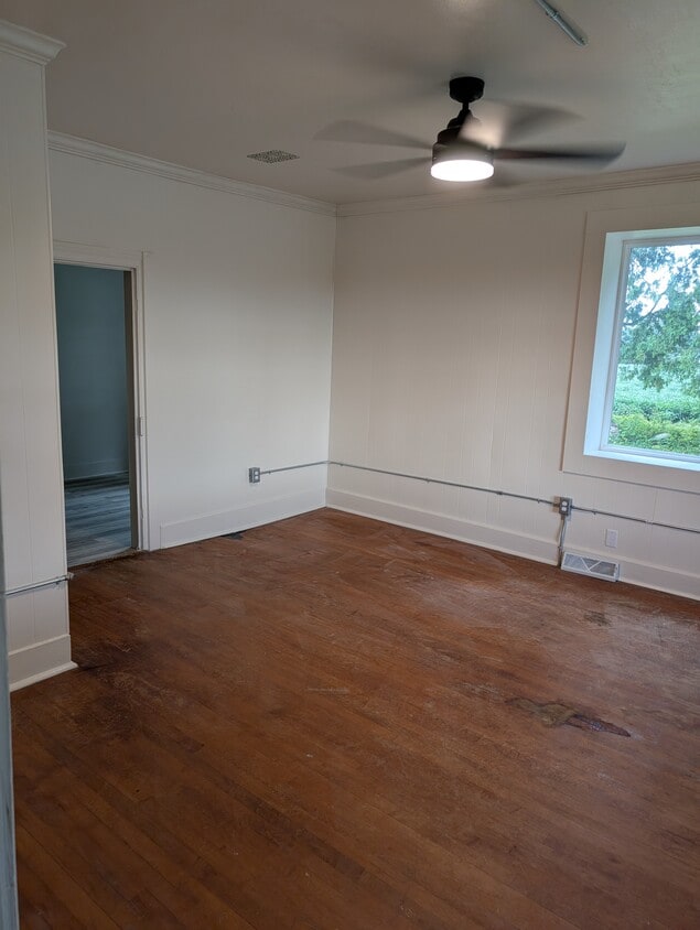 Bedroom/Living Room - N852 Co Rd R