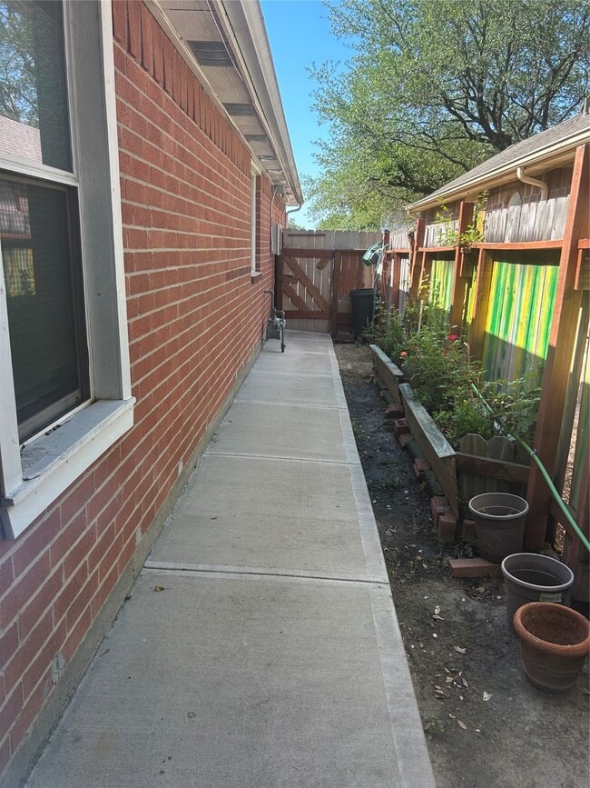Foto del edificio - 21102 Rushing Creek Ln